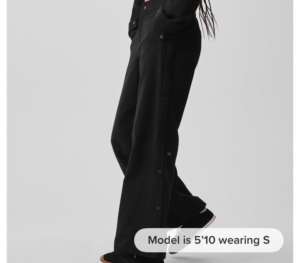 NWT Alo Mid rise Cosmopolitan Snap Pant